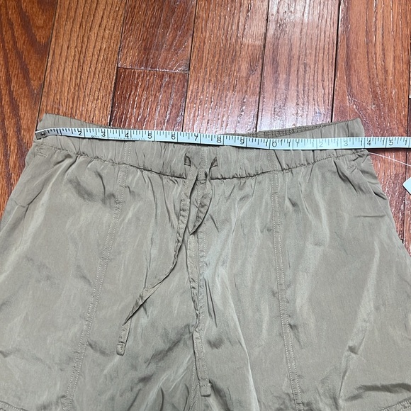 NWT Lululemon Lightweight Adjustable Mid Rise Cargo Pant Filbert Tan Size Small - Picture 7 of 9